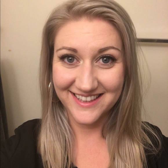 Meet your Posher, Hilary - Picture 1 of 1